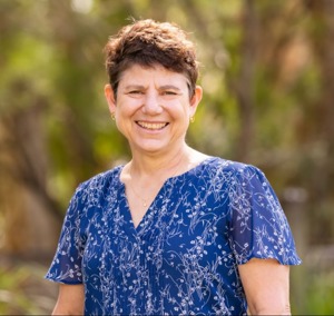 Dr Liz Young